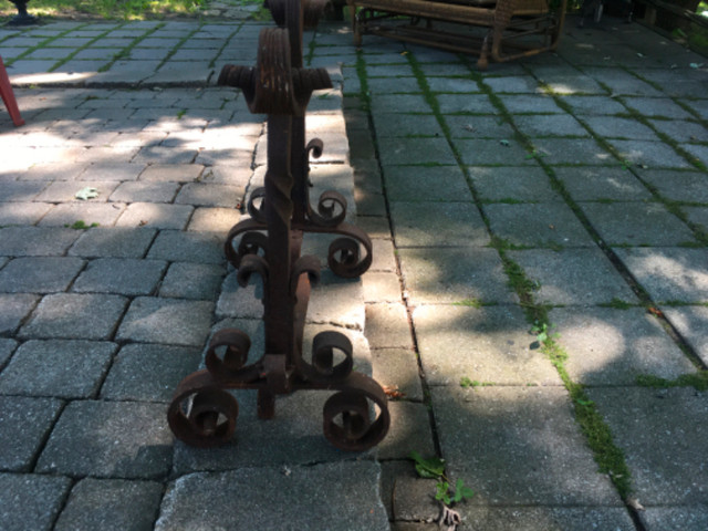 Chenets de cheminée en fer forgé dans Foyers & bois de Chauffage  à Ouest de l’Île - Image 4