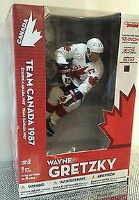 MCFARLANE WAYNE GRETZKY 12"  TEAM CANADA WHITE