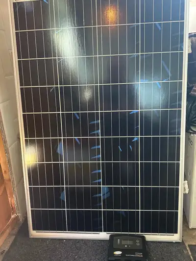 Go power 100w solar panel and 30amp charge controller came from 2022 Jayco trailer. In good conditio...