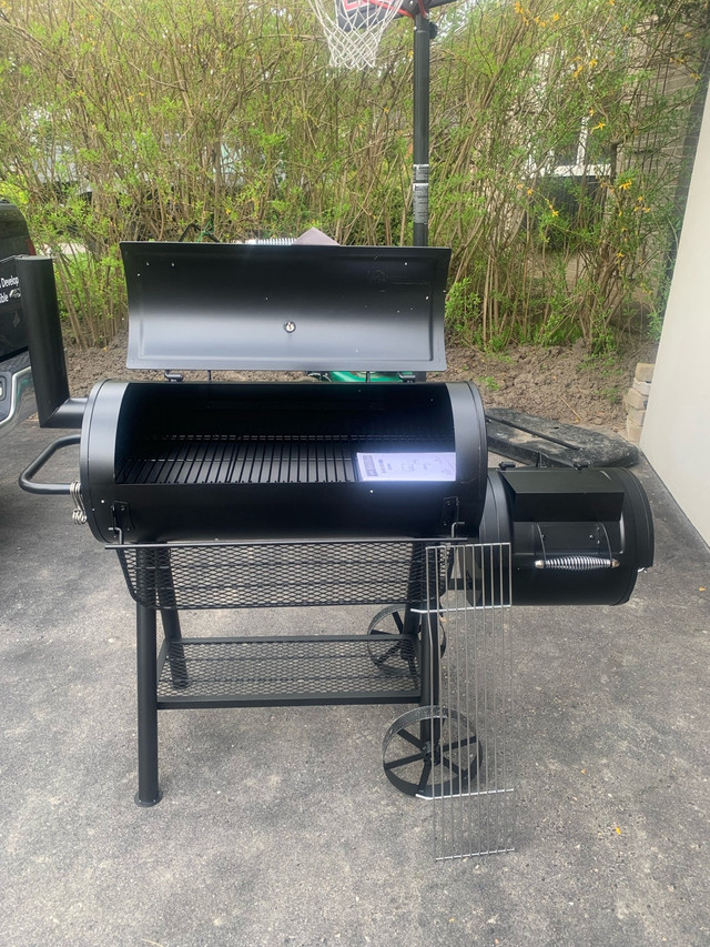 Barrel charcoal grill with offset smoker in BBQs & Outdoor Cooking in Oshawa / Durham Region
