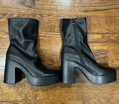 [NEW] Women’s Platform Gogo Ankle Boots US Size 9, View more