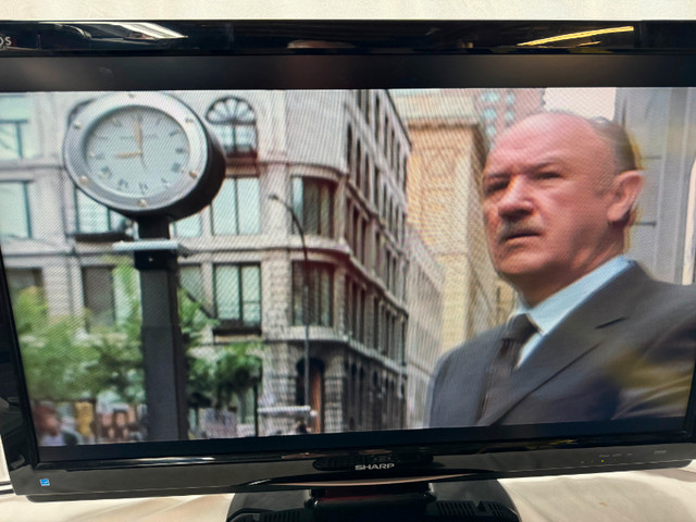 Sharp LC-37D44U 37" AQUOS 720p LCD TV in TVs in St. Catharines