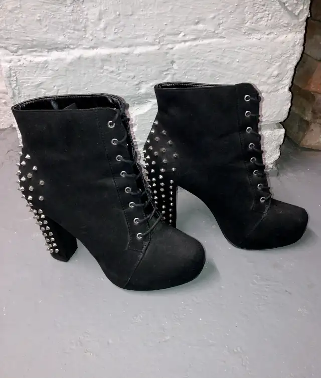 Black Studded Platform Heels (Size 10) in Women's - Shoes in Hamilton - Image 5