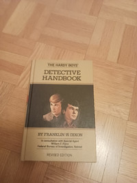 THE HARDY BOYS DETECTIVE HANDBOOK by Franklin Dixon