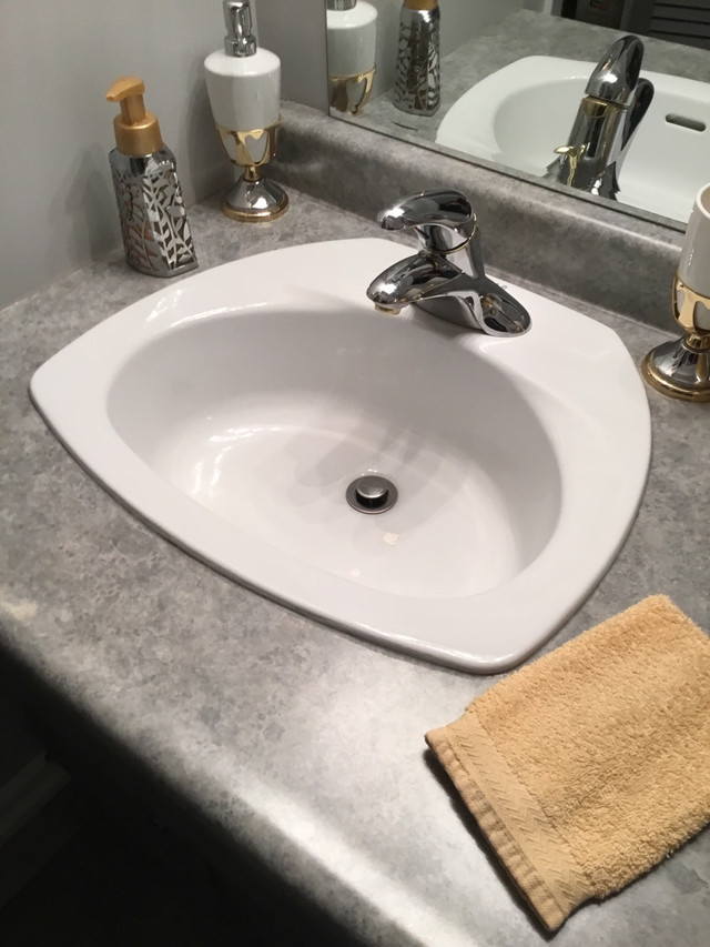 Used sink in Plumbing, Sinks, Toilets & Showers in North Bay