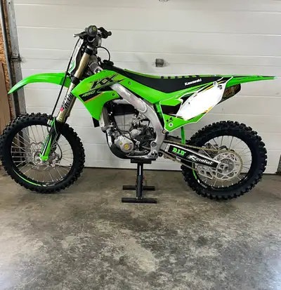 Time to let go of this beautiful KX450. Well maintained and runs perfectly. Has for extras : Full Ti...