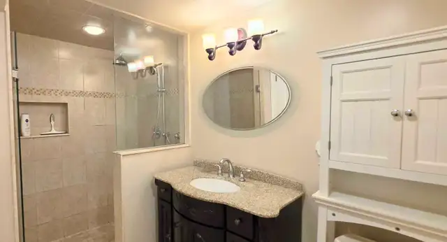 Furnished 1 Bdrm bsmt apt, by Finch subway. Private entrance in Long Term Rentals in City of Toronto - Image 10