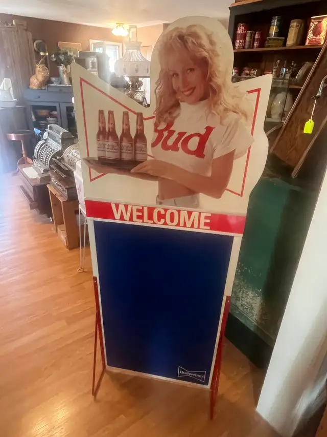 Vintage Budweiser Menu Board in Arts & Collectibles in Strathcona County - Image 3
