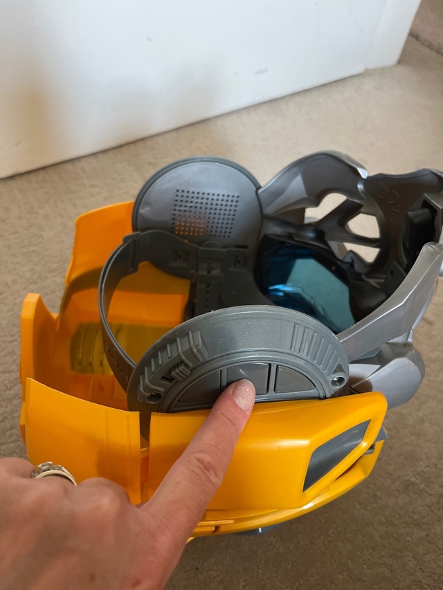 TRANSFORMERS BUMBLEBEE TALKING VOICE CHANGER FULL HEAD HELMET Toys