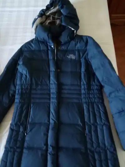 Beautiful very warm down women winter coat/ jacket. North Face. Size is Asian XL. US Size is M-L. Bu...