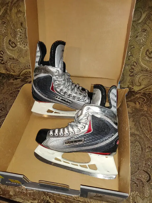 Bauer Skates in Skates & Blades in Markham / York Region - Image 4