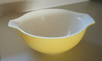 Vintage Yellow PYREX Milk Glass Mixing Bowl w/ 2 Pouring Spouts