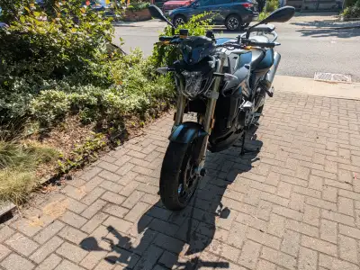 2015 BMW F800R on Michelin Power 2CT tyres. Extras: - Akrapovic exhaust (original exhaust available)...