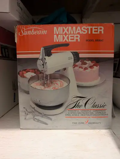 Vintage Sunbeam MixMaster. Model MM89C.