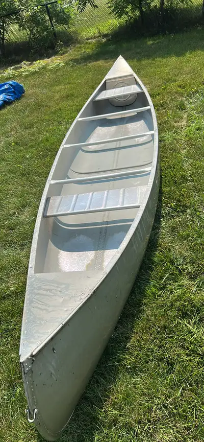 One of the finest aluminum canoe brands on the market, Grumman. Made to order and over $2000 brand n...