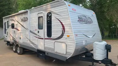 Sleeps 6 Main Bed Folding Couch Bed Table Bed GVWR 3855KG 16' Electric Awning 12' Slide Out Fridge F...