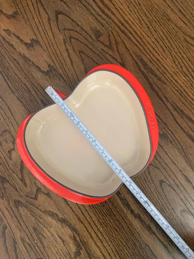 Like New Le Creuset Cerise Red Cast Iron Apple Dish in Kitchen & Dining Wares in City of Toronto - Image 6