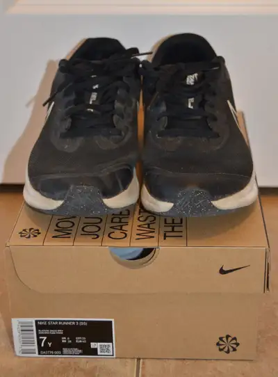 Boys Nike running shoes (size 7), View more