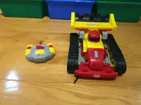 Kids Little Tikes 2 in 1 Race Car into Tractor w/ Remote.
