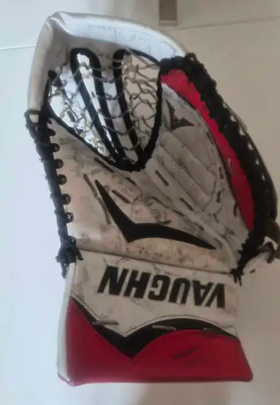 Vaughn Velocity V6 1000i Pro SR glove, View more