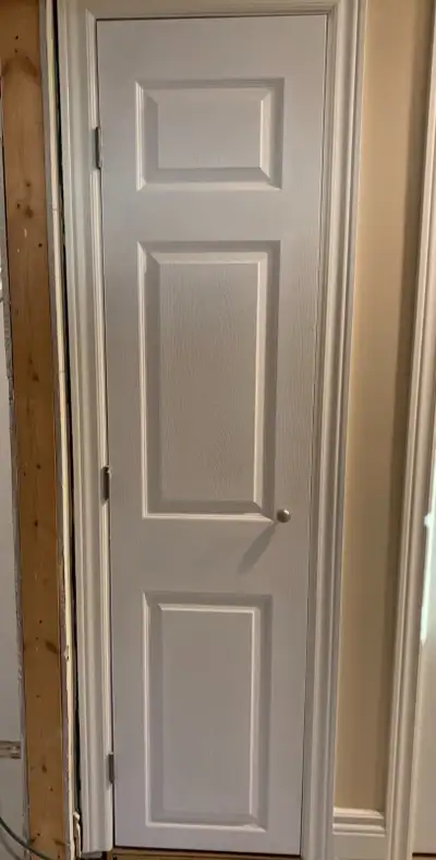 NEW White Bostonian MDF 3-Panel Closet Door (+ 4 Shelves & Knob, View more