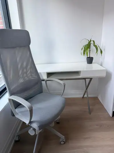 Get a great deal on gently used office furniture! For sale is a like-new Markus office chair from IK...