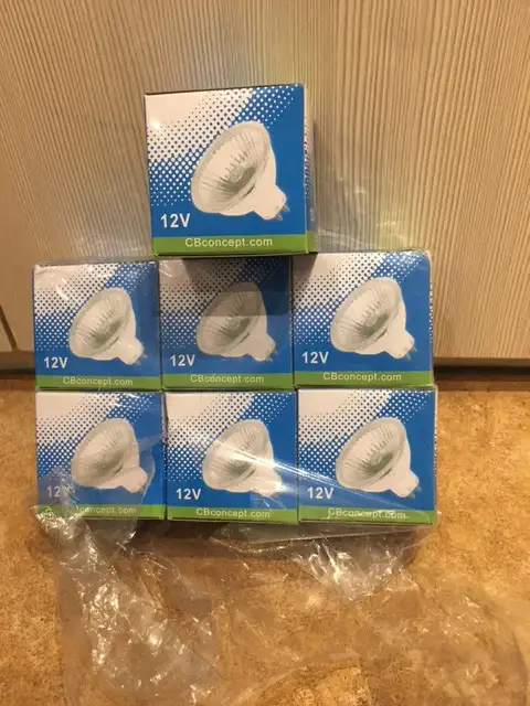 MR16 HALOGEN FLOOD LIGHT 12V 50W in Indoor Lighting & Fans in Laval / North Shore - Image 2