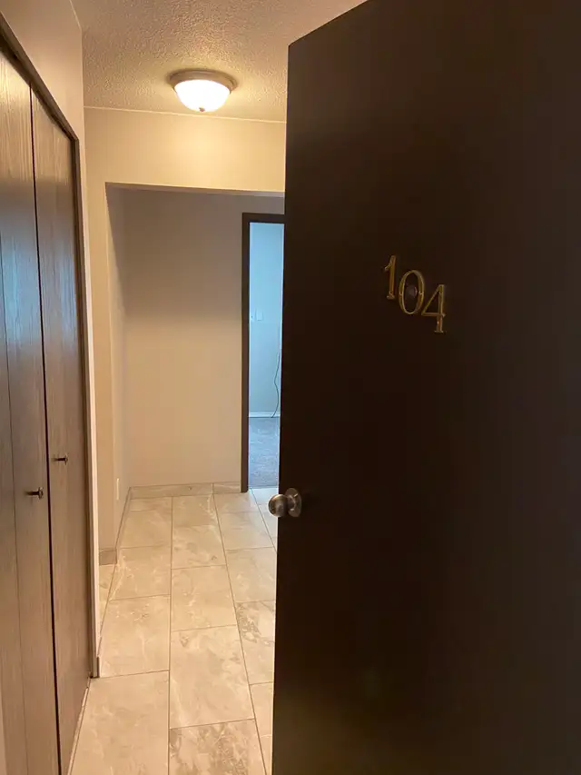 Salmon Arm, Two bedroom apartment available March 1st