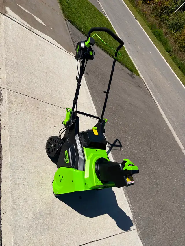 Greenworks pro 60v 22