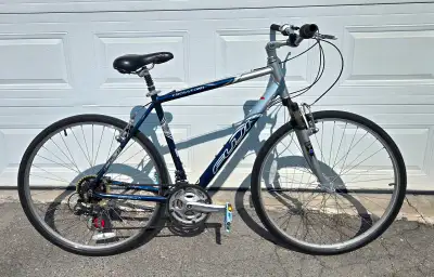 Fuji Crosstown Adult Unisex Hybrid Bike, View more