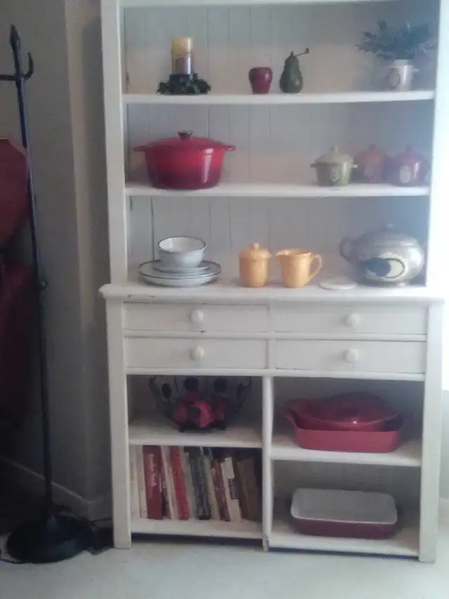 Antique Country Hutch in Bookcases & Shelving Units in London - Image 3