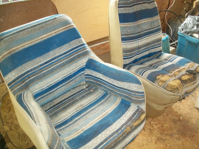 Camper Van swivel chair. Seat cushions. Ladder. Roof rack. Vents RVs