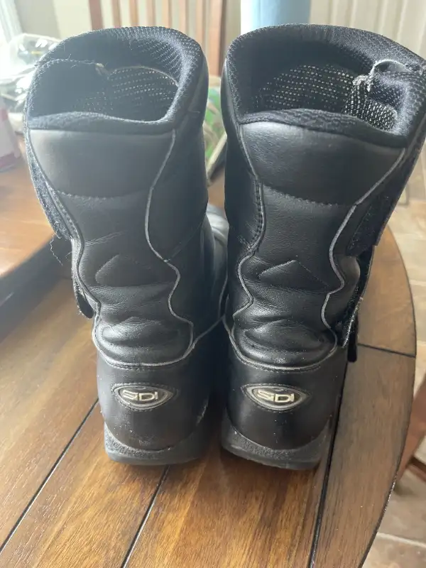 Motorcycle Boots in Sport Bikes in Calgary - Image 3