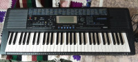 PSR 420 Yamaha Keyboard