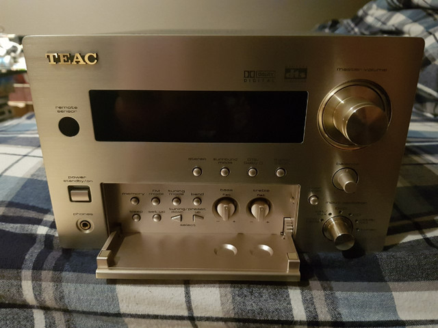 TEAC AG-H350  - Lovely Gold Faceplate in & Great Condition in Stereo Systems & Home Theatre in St. Catharines - Image 2