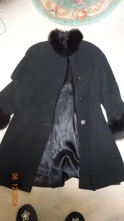 Coat, long, lady, cashmere/wool, lined fur cuffs collar 40"back, View more