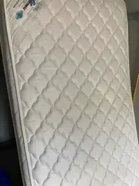 Single bed mattress 