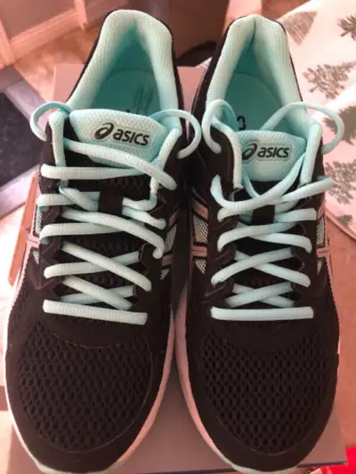 Ladies ASICS Gel Sneakers-Size 7.5 (NEW), View more