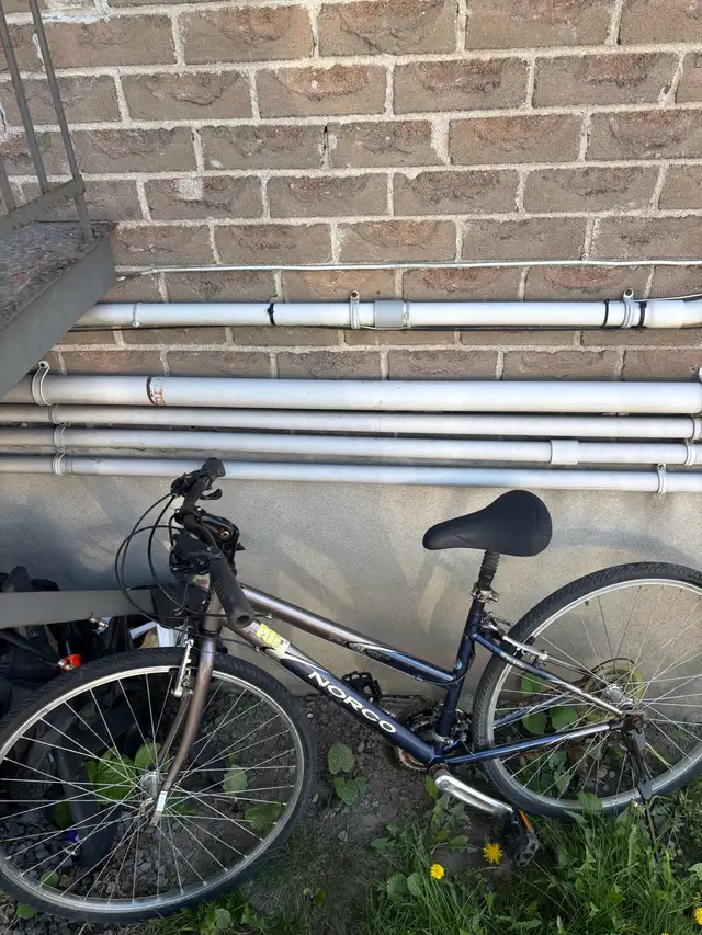 Vélo femme Norco Olympia in Cruiser, Commuter & Hybrid in Laval / North Shore - Image 2