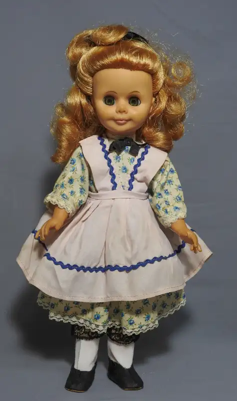 VINTAGE 1950'S USA DOLL 11,5"TALL in Arts & Collectibles in City of Toronto - Image 2