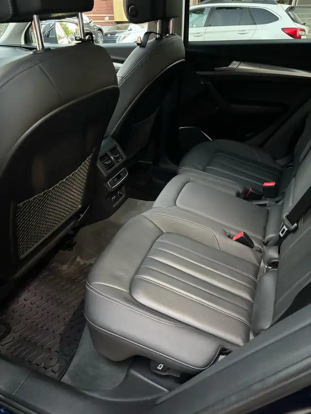 Audi Q5 2021580120335457331206