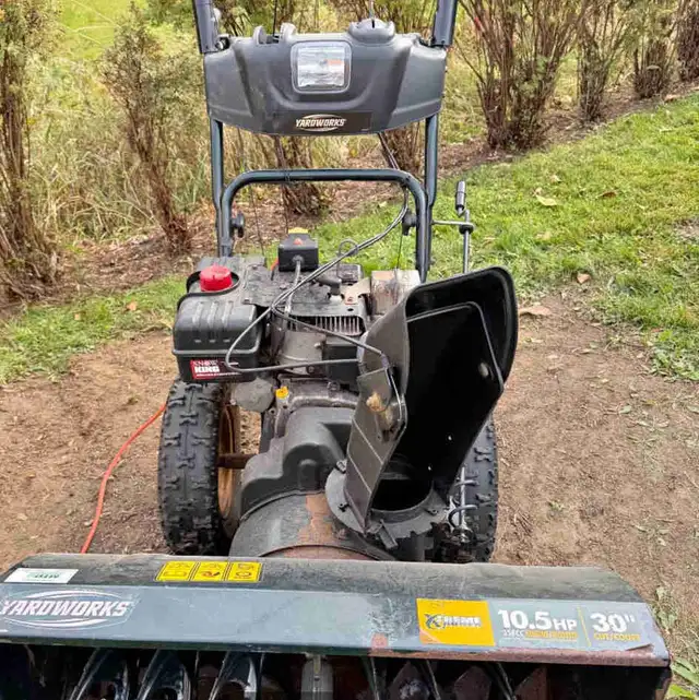 Yardworks Souffleuse a neige in Snowblowers in Québec City - Image 2