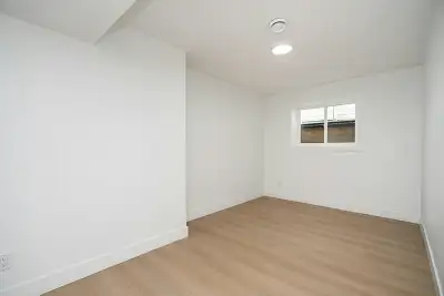 Spacious and modern 2-bedroom basement suite available in a quiet, family-friendly neighborhood in S...