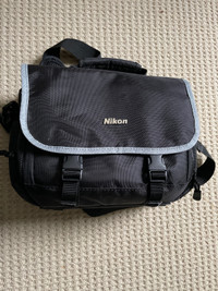 Nikon camera bag 12 x 9 x 6 inch 