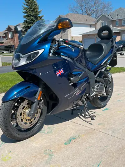 2009 Triumph Sprint ST 1050! A reliable sport touring motorcycle, this machine is in good condition....