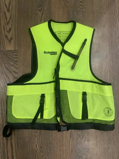 Hi there, Selling a like new condition ScubaMax Pro Snorkeling vest in size XL. Retails for $130 plu...