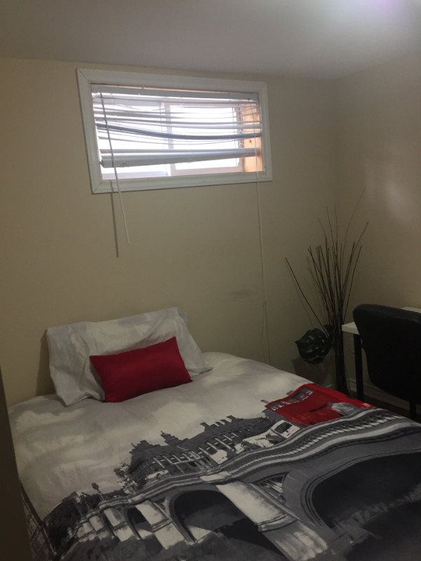 Room for rent for student in Room Rentals & Roommates in Ottawa