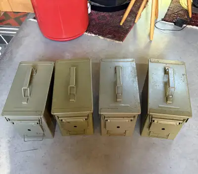 4 Boites métalliques de l’armée espagnole 12x6x7, vintage, View more