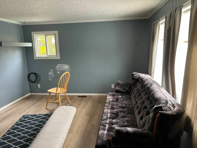 3 Bedroom, 1.5 Bath Double Wide Mobile Home **For Removal Only** in Houses for Sale in Regina - Image 16