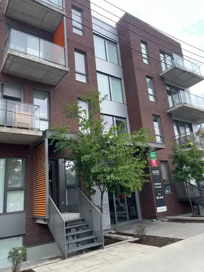 2 beds 1.5 baths on 2 floors Near Parc Laurier - soundproof apt